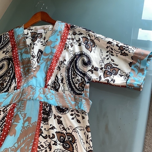 SILK Kimono Dress Size L | Single Dress - Picture 3 of 10
